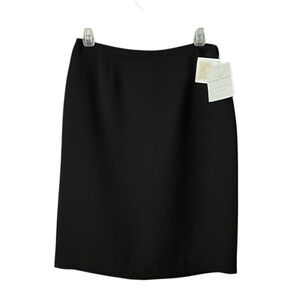 NWT Emma James Black Pencil Skirt. Size 8P